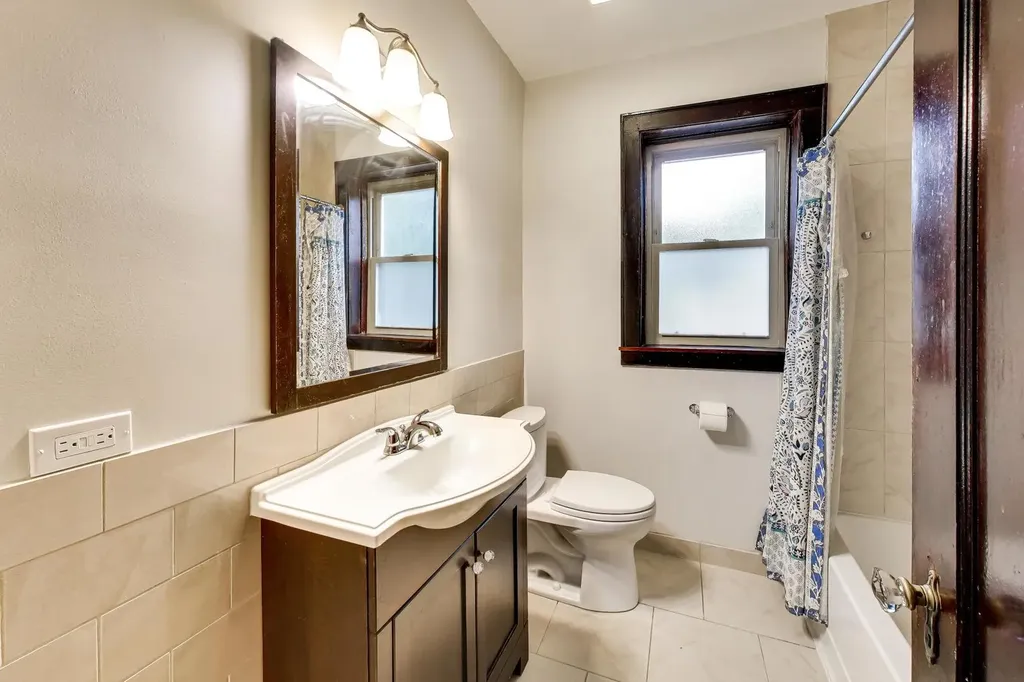 4646 North Seeley Avenue Chicago IL 60625