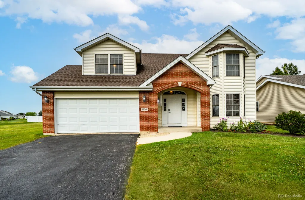 1636 Mallards Cove Beecher IL 60401