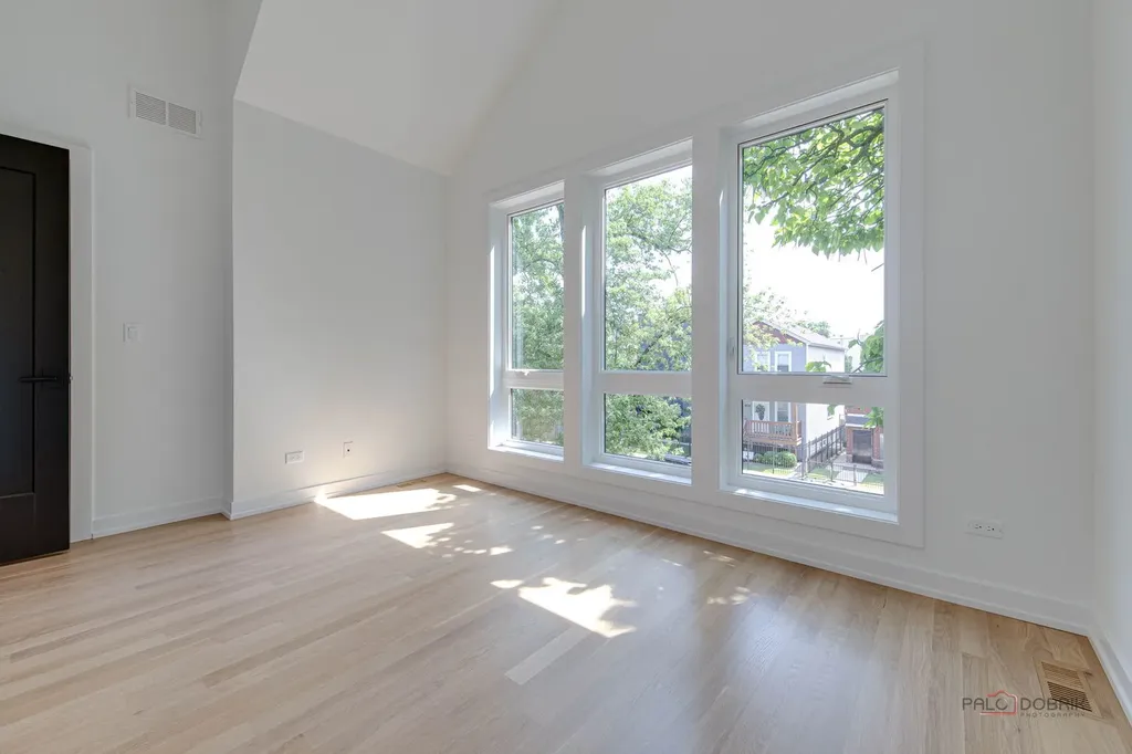 1830 North Saint Louis Avenue Chicago IL 60647