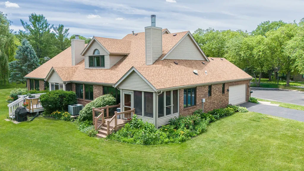 6320 Old Hunters Run Rockford IL 61114