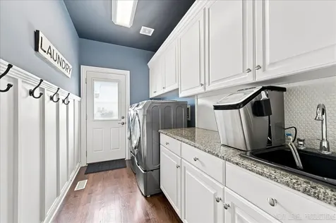 3N956 Walt Whitman Road St. Charles IL 60175