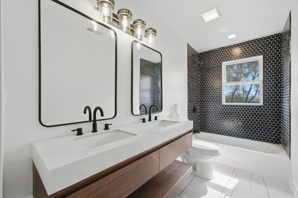 638 East 65th Street Chicago IL 60637