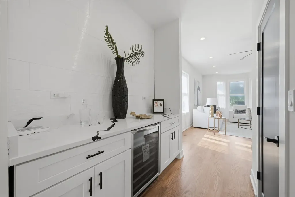 638 East 65th Street Chicago IL 60637