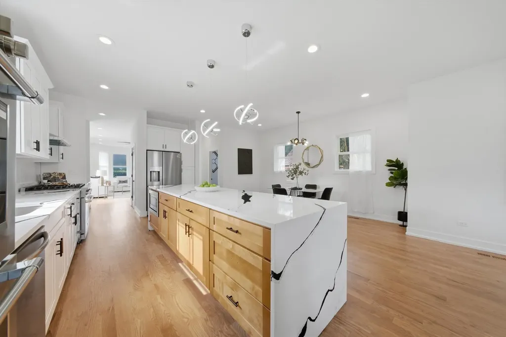 638 East 65th Street Chicago IL 60637