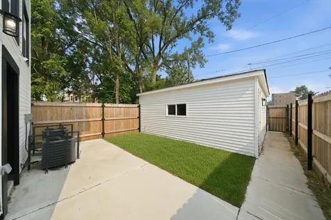 638 East 65th Street Chicago IL 60637