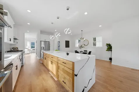 638 East 65th Street Chicago IL 60637