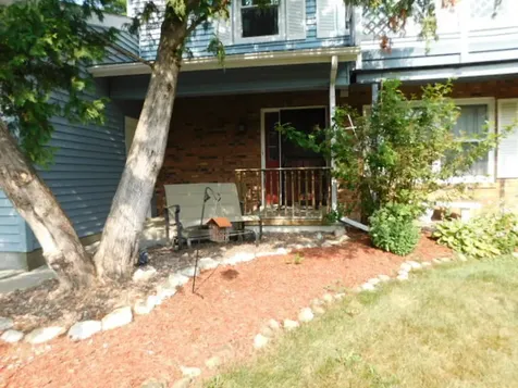 113 Queensbury Place Poplar Grove IL 61065