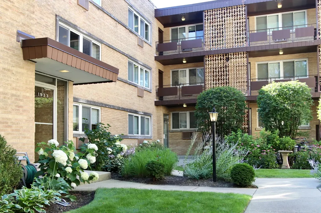 1933 Harrison Street Evanston IL 60201