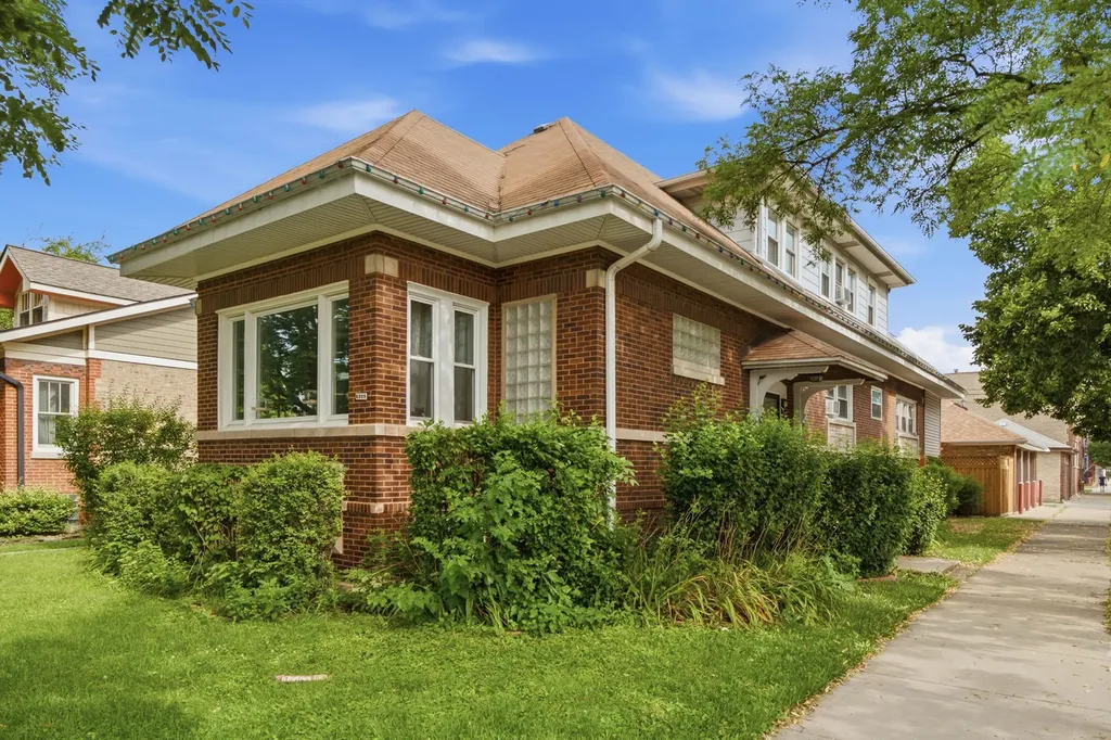 6000 West Byron Street Chicago IL 60634