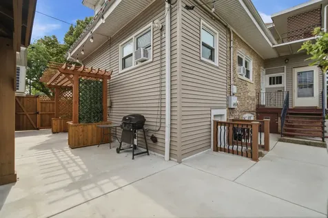 6000 West Byron Street Chicago IL 60634