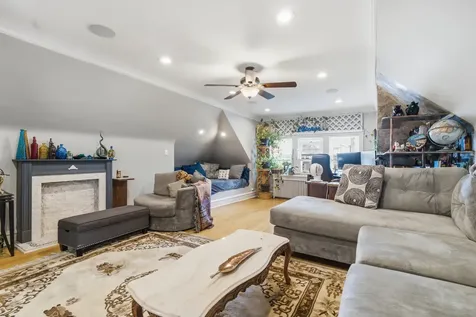 6000 West Byron Street Chicago IL 60634