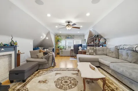 6000 West Byron Street Chicago IL 60634