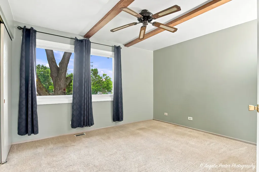 15 Old Mill Grove Road Lake Zurich IL 60047