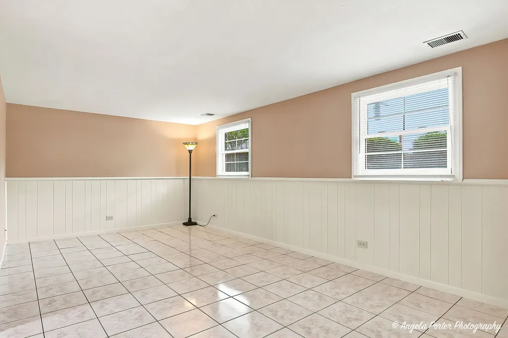 15 Old Mill Grove Road Lake Zurich IL 60047