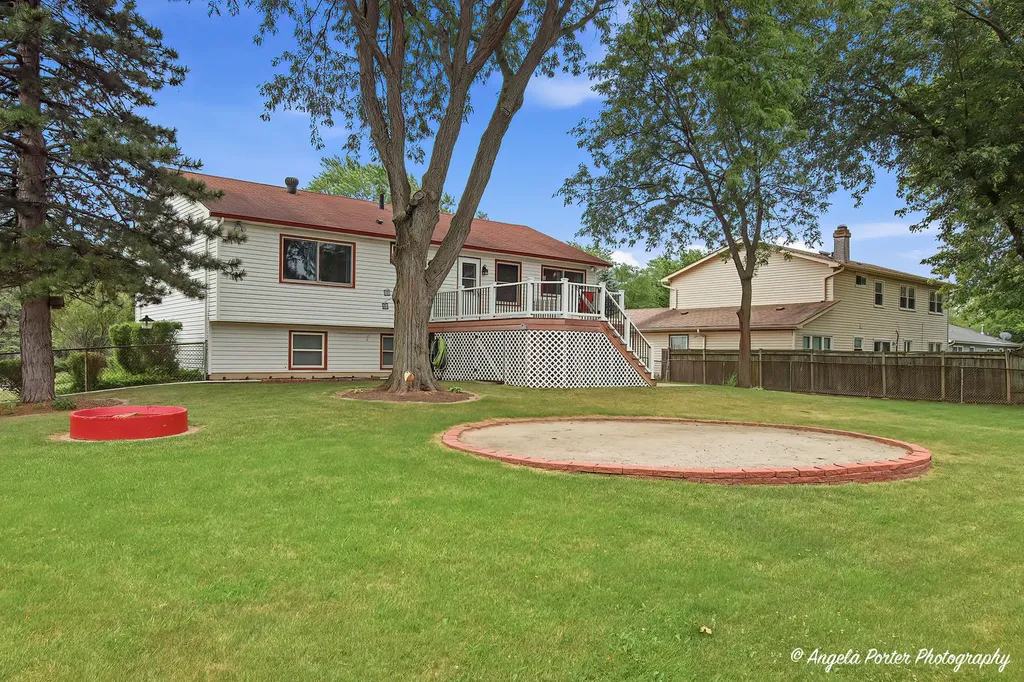15 Old Mill Grove Road Lake Zurich IL 60047