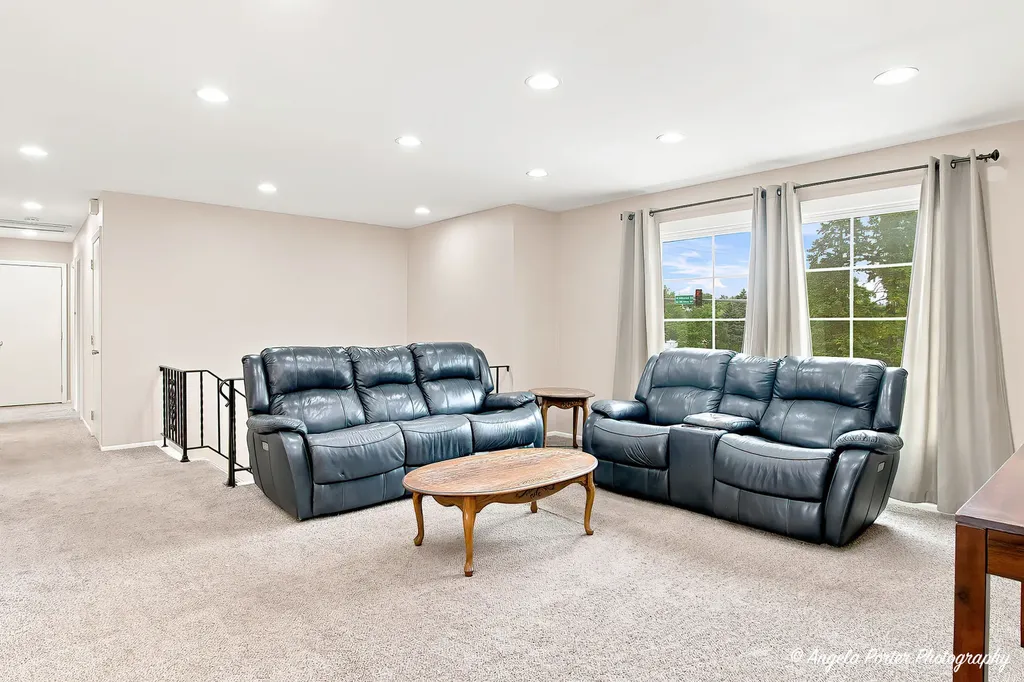15 Old Mill Grove Road Lake Zurich IL 60047