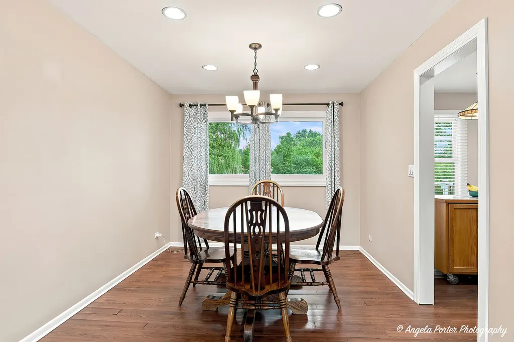 15 Old Mill Grove Road Lake Zurich IL 60047