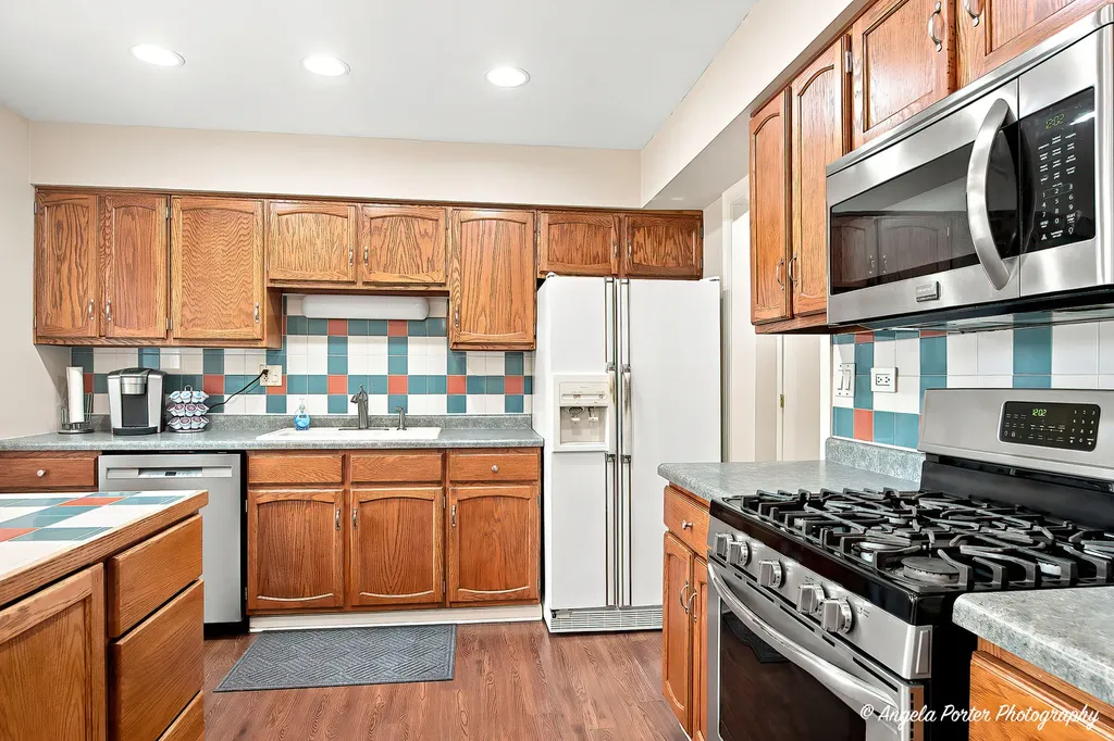 15 Old Mill Grove Road Lake Zurich IL 60047