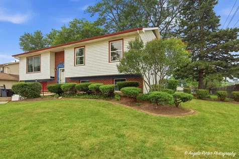 15 Old Mill Grove Road Lake Zurich IL 60047