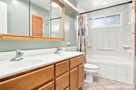 15 Old Mill Grove Road Lake Zurich IL 60047