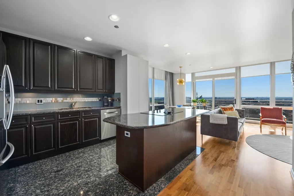 737 West Washington Boulevard Chicago IL 60661
