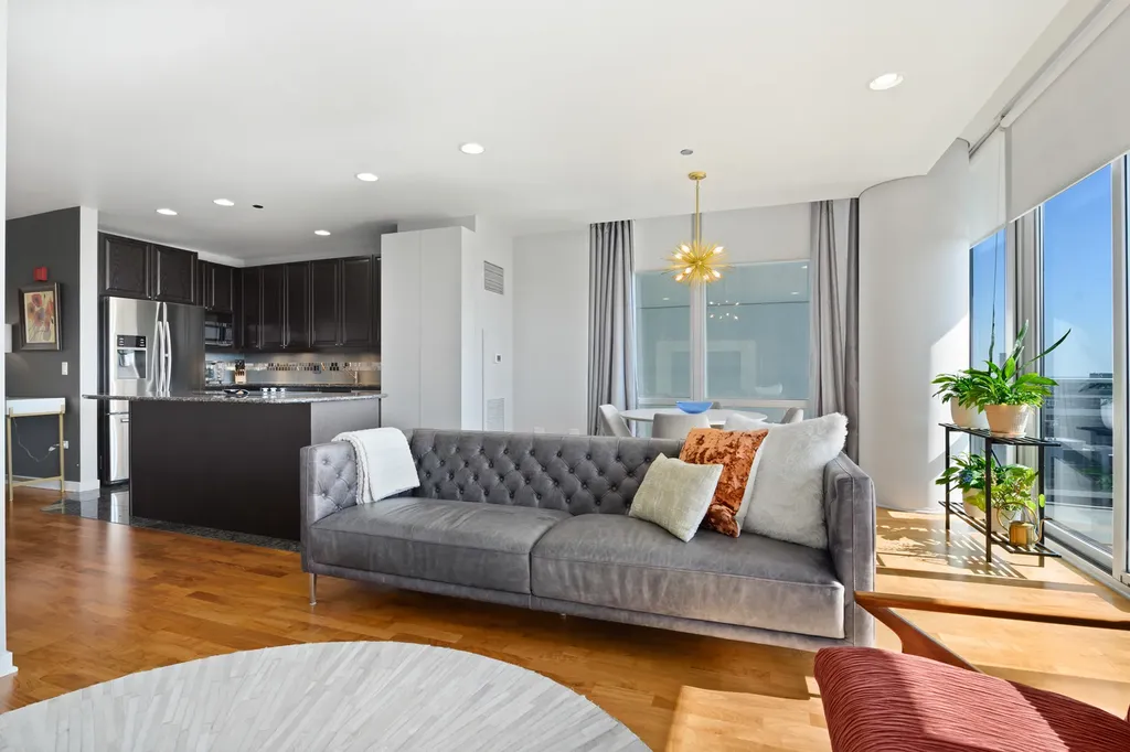 737 West Washington Boulevard Chicago IL 60661