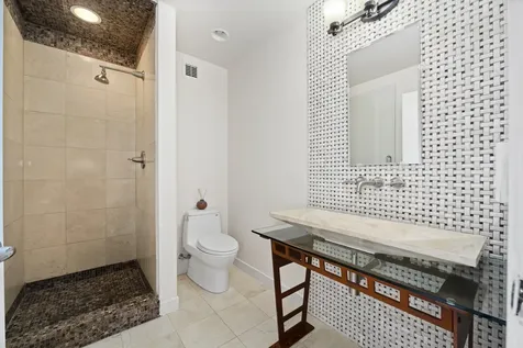 737 West Washington Boulevard Chicago IL 60661