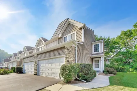 76 Cambridge Avenue Streamwood IL 60107