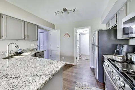 76 Cambridge Avenue Streamwood IL 60107