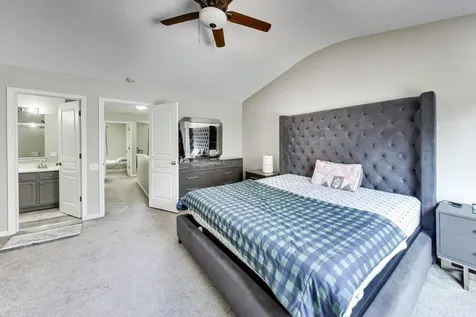 76 Cambridge Avenue Streamwood IL 60107