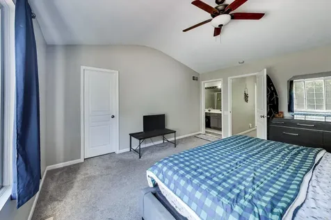 76 Cambridge Avenue Streamwood IL 60107