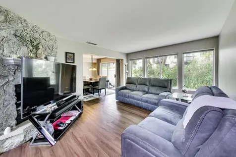 76 Cambridge Avenue Streamwood IL 60107