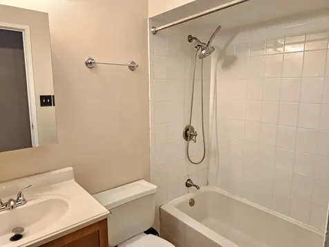 11 Crestview Lane Vernon Hills IL 60061