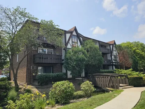 11 Crestview Lane Vernon Hills IL 60061