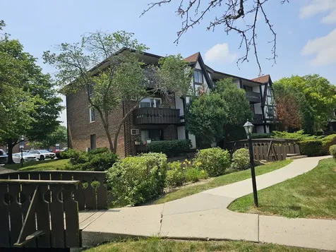 11 Crestview Lane Vernon Hills IL 60061
