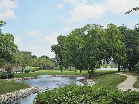11 Crestview Lane Vernon Hills IL 60061