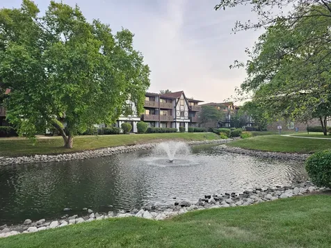 11 Crestview Lane Vernon Hills IL 60061