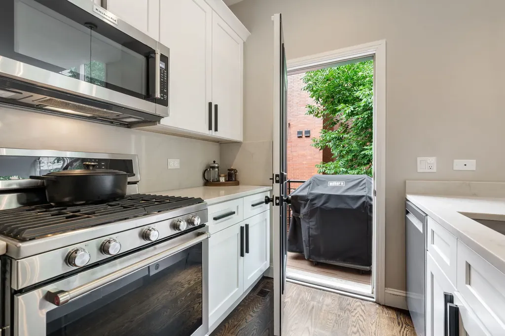 2024 West Willow Street Chicago IL 60647