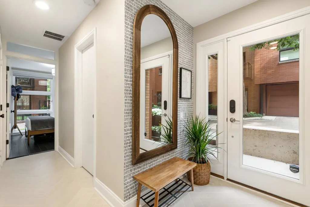 2024 West Willow Street Chicago IL 60647