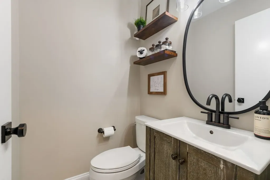 2024 West Willow Street Chicago IL 60647