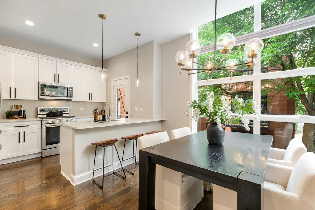 2024 West Willow Street Chicago IL 60647