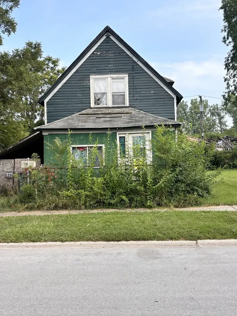 549 East 155th Street Phoenix IL 60426