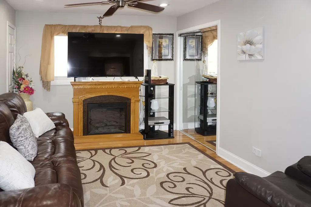 3318 North Page Avenue Chicago IL 60634
