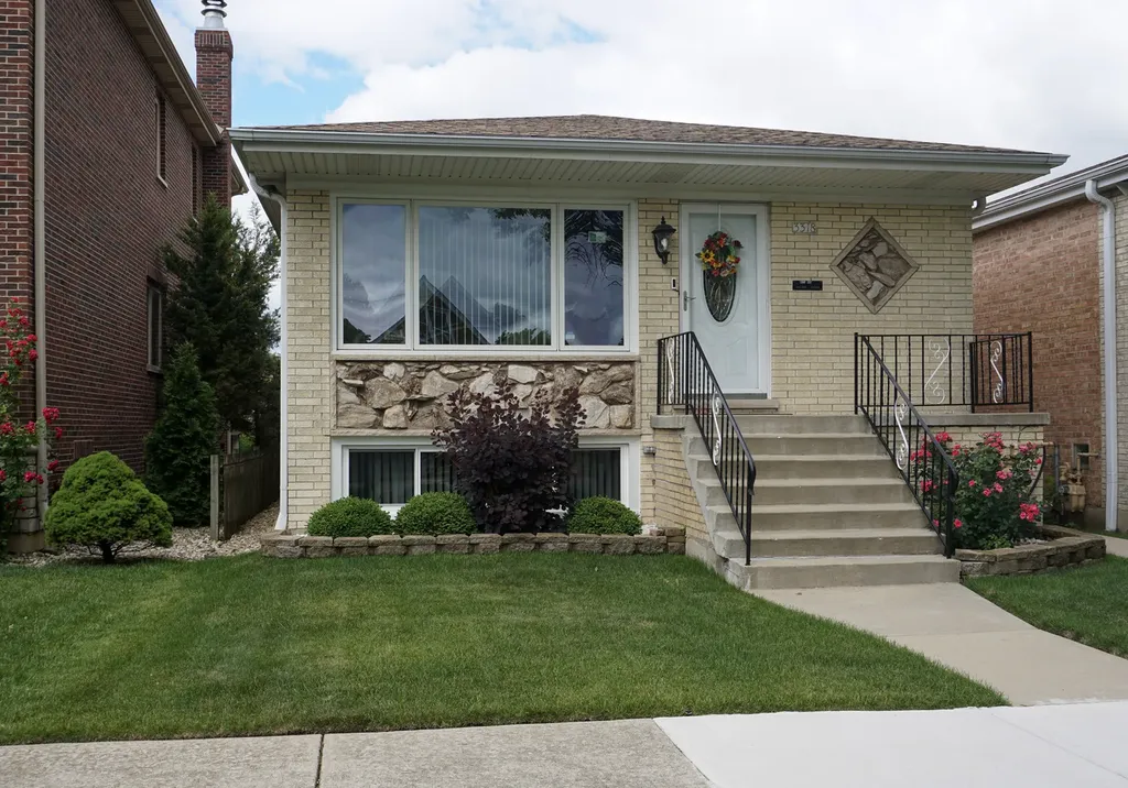3318 North Page Avenue Chicago IL 60634