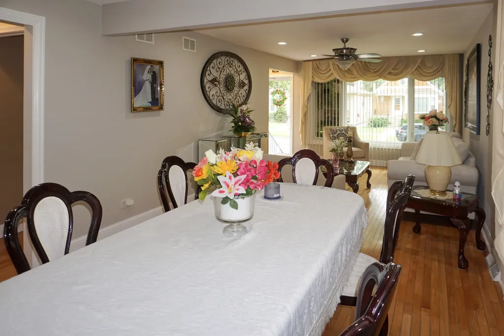 3318 North Page Avenue Chicago IL 60634