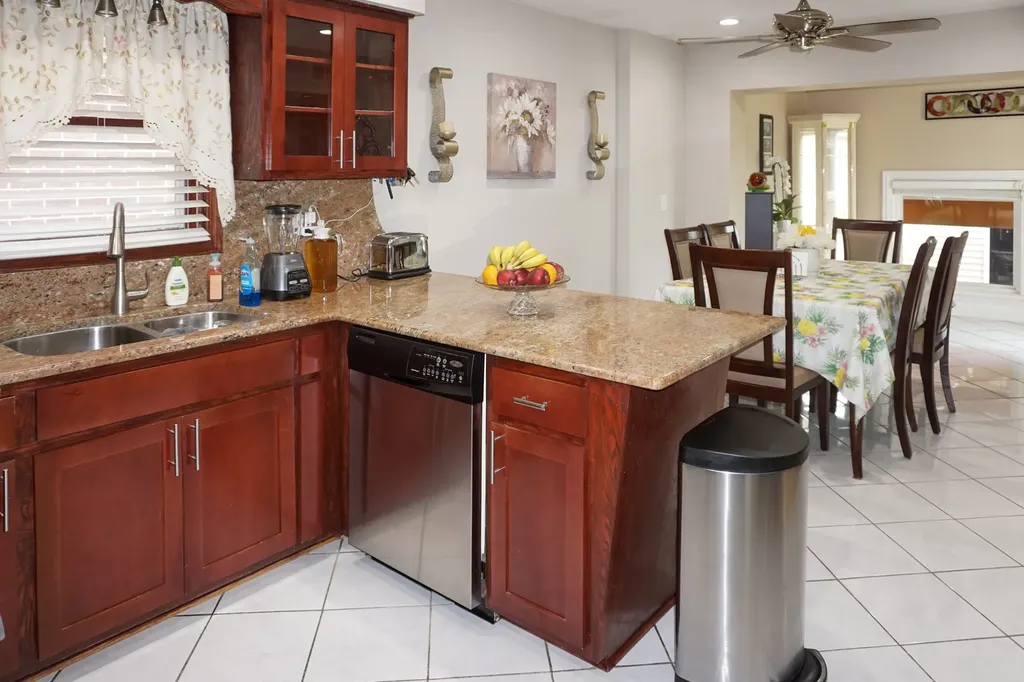 3318 North Page Avenue Chicago IL 60634