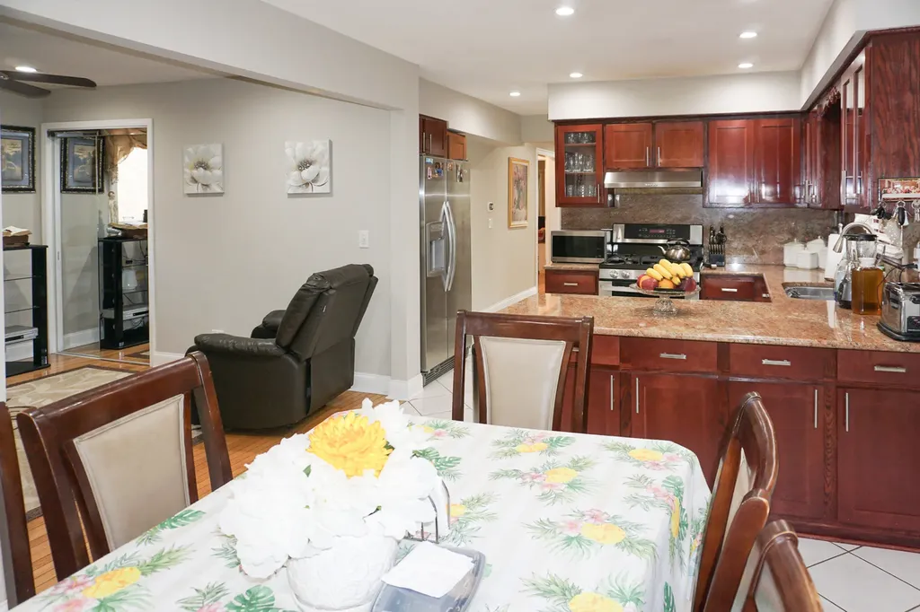 3318 North Page Avenue Chicago IL 60634