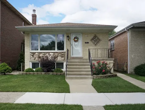 3318 North Page Avenue Chicago IL 60634