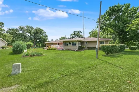 1001 East Richardson Street Farmer City IL 61842