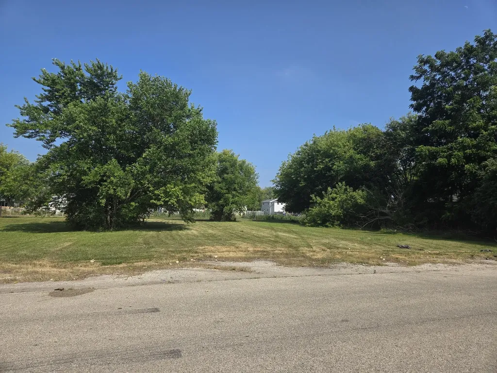 1213 Greenfield Avenue Waukegan IL 60085
